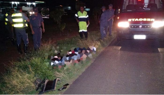 Movimentação no km 424 da rodovia Brigadeiro Faria Lima onde ocorreu o atropelamento com morte na no - Foto: Ronaldo Moura