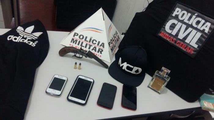 Objetos aprendidos pela Polícia Civil e PM de Planura - Foto: Divulgação 