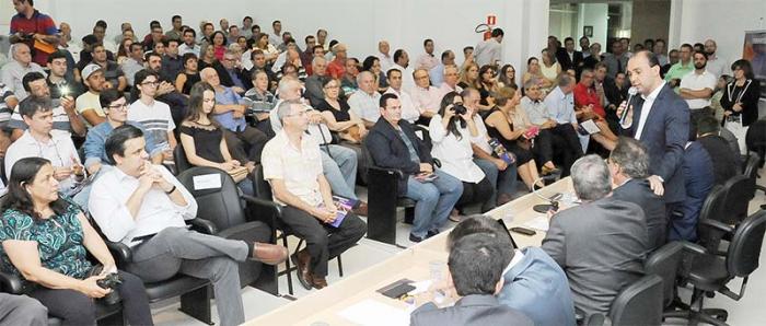 DESENVOLVIMENTO: Fórum debateu importância da reativação da malha ferroviária para a região - Foto: Tininho Júnior