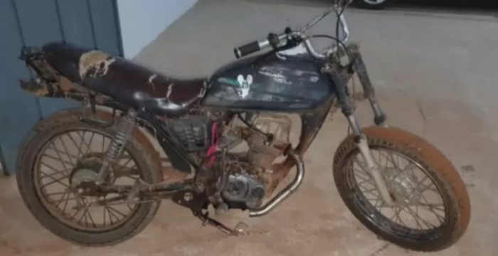 Jovem com moto depenada é detido em Planura - Foto: 