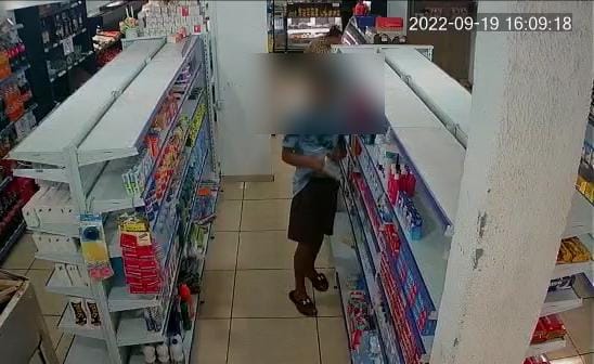 Homem é detido por furtar desodorante em mercado