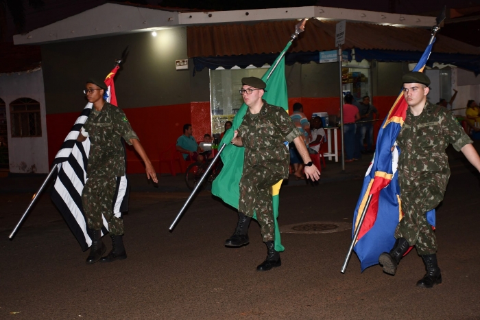 Desfile Cívico em Colômbia marca os 200 anos da Independência do Brasil - Foto: 