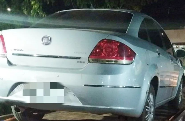 : Carro de aplicativo foi utilizado em assalto em Planura.