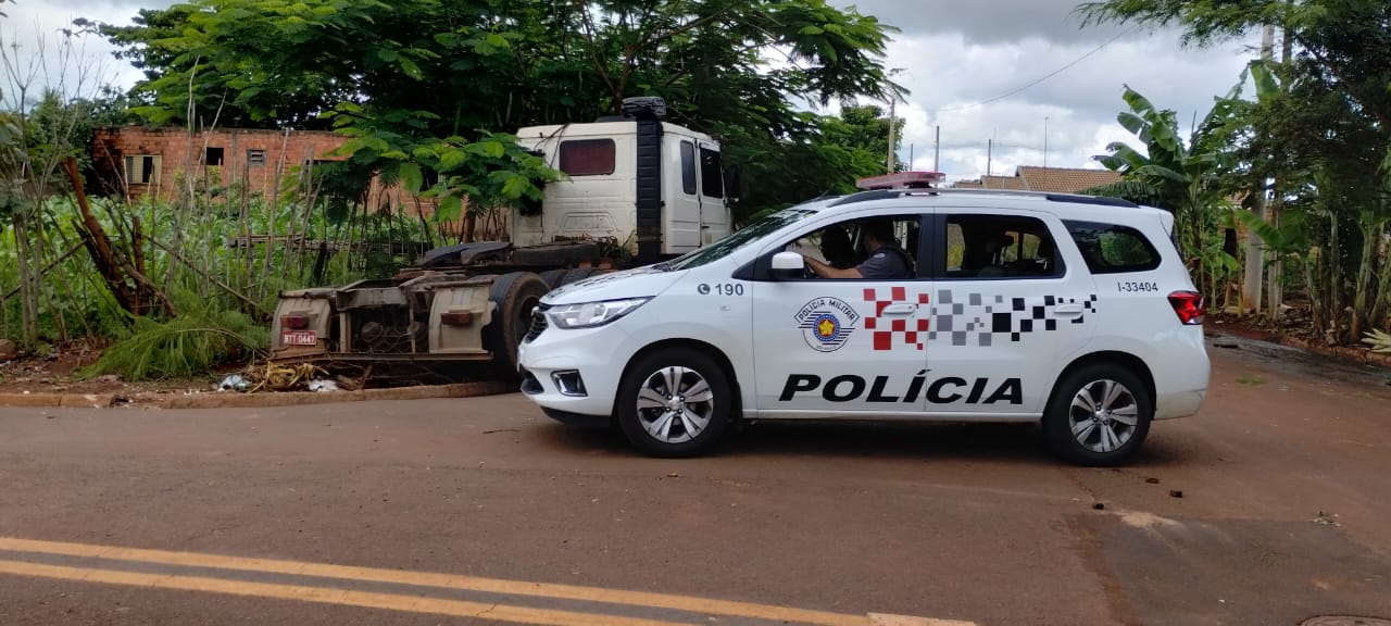 : Caminhão roubado é encontrado em Colômbia - Foto: Marcos Antônio