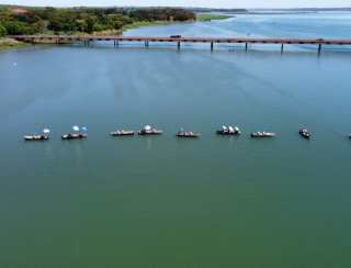 Fim da piracema marca retomada da pesca no rio Grande em Colômbia